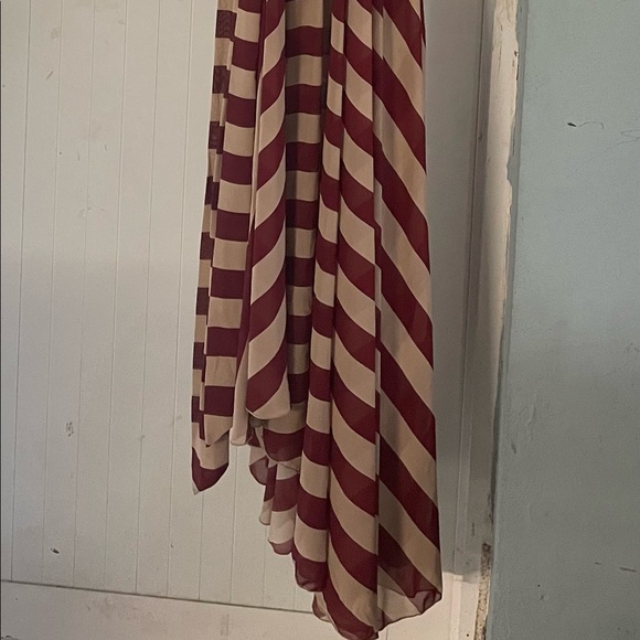 Elegant Maxi Dress - Picture 3 of 9